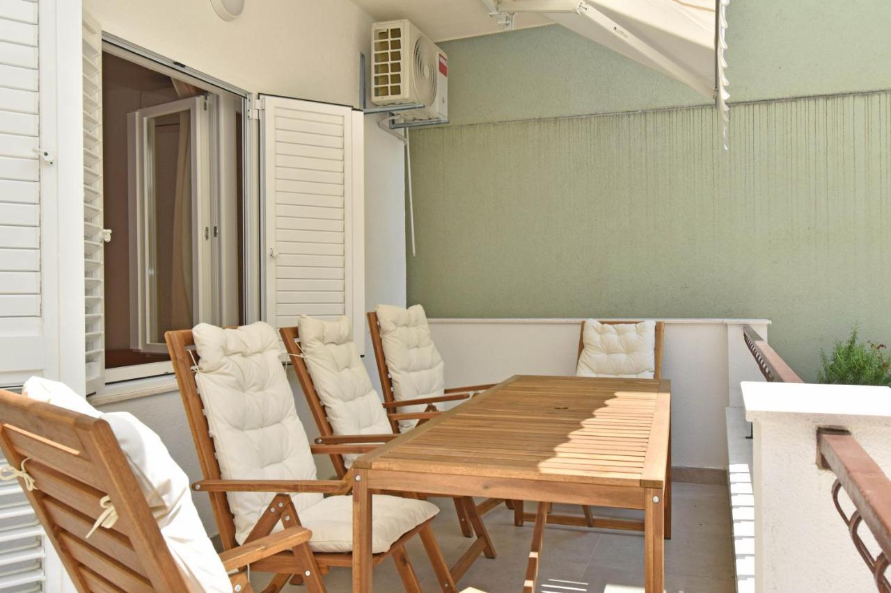 Apartments Despot Tucepi Luaran gambar
