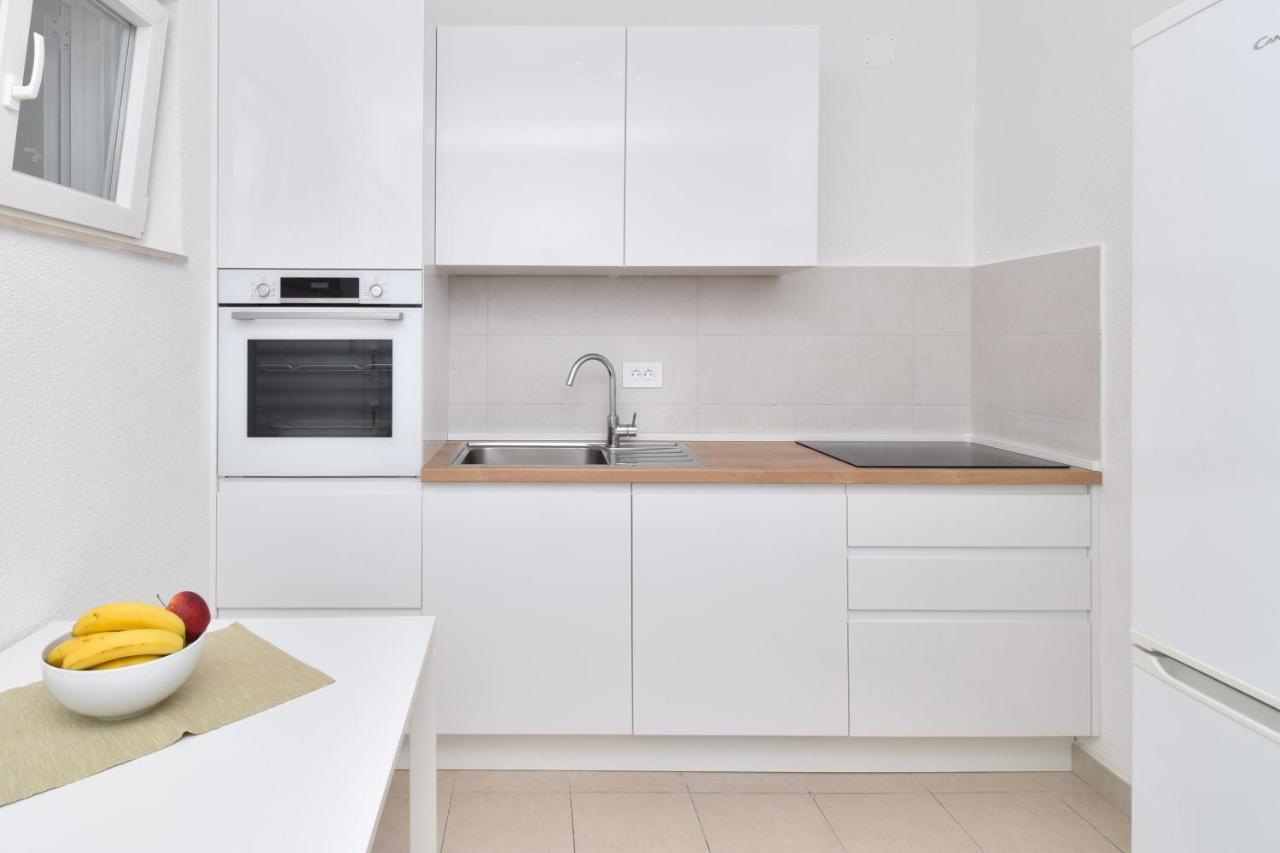 Apartments Despot Tucepi Luaran gambar