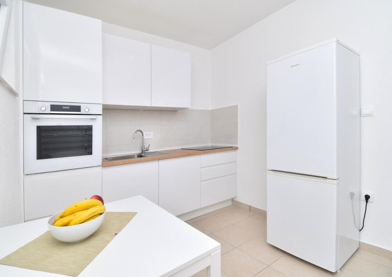 Apartments Despot Tucepi Luaran gambar