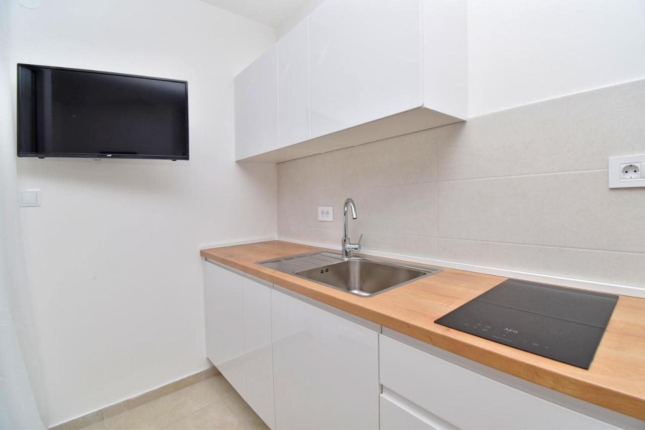 Apartments Despot Tucepi Luaran gambar