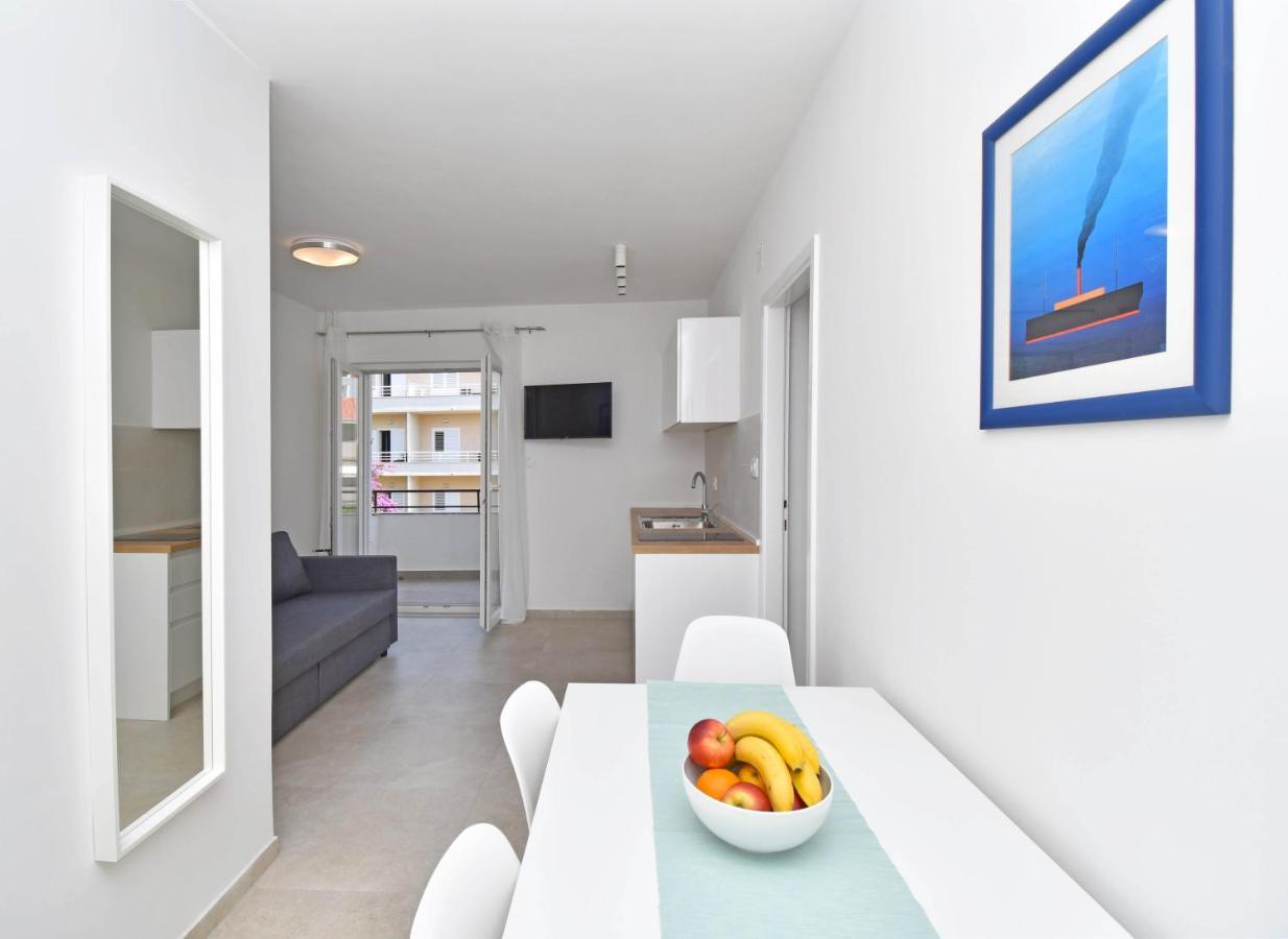 Apartments Despot Tucepi Luaran gambar
