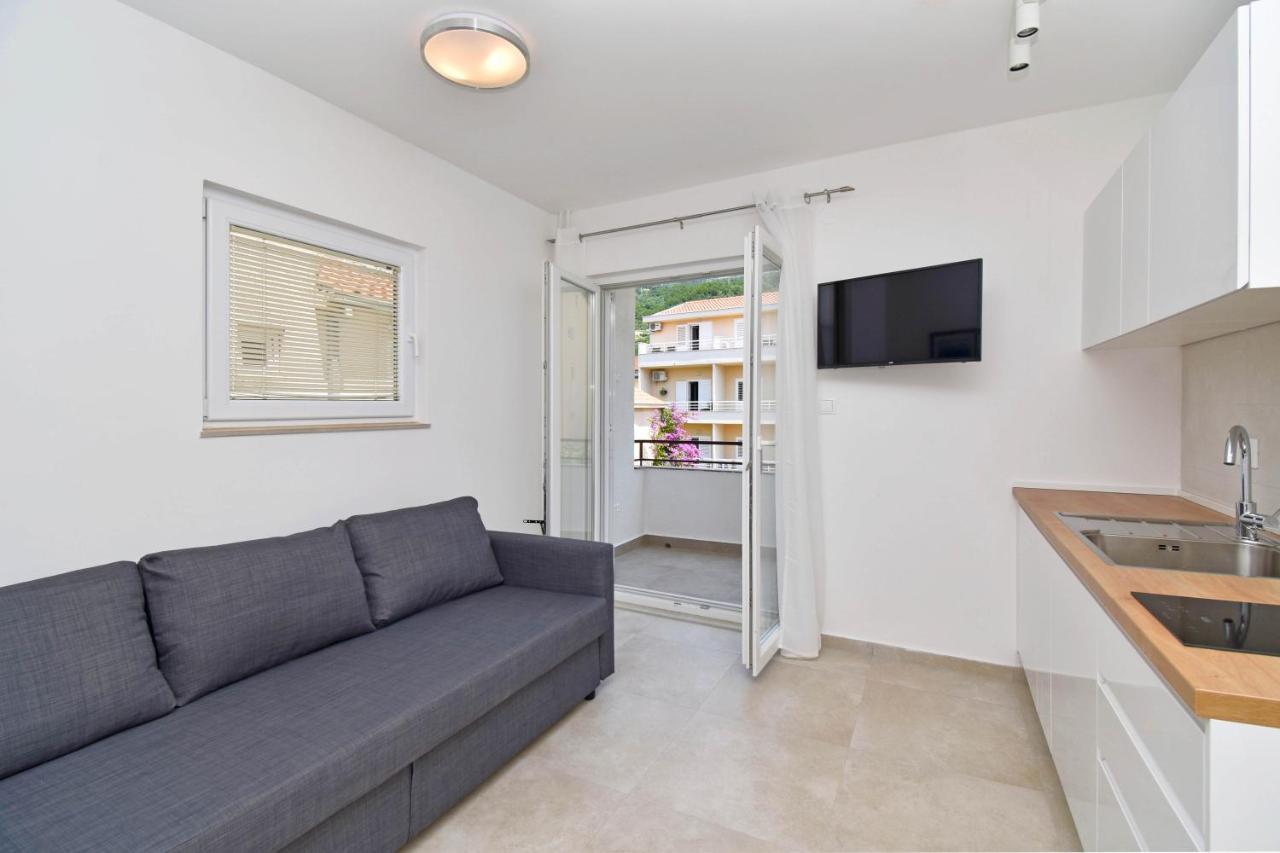 Apartments Despot Tucepi Luaran gambar