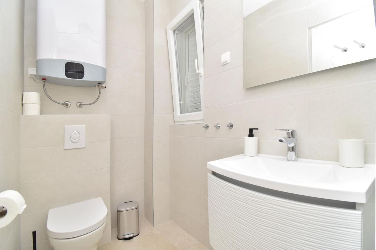Apartments Despot Tucepi Luaran gambar