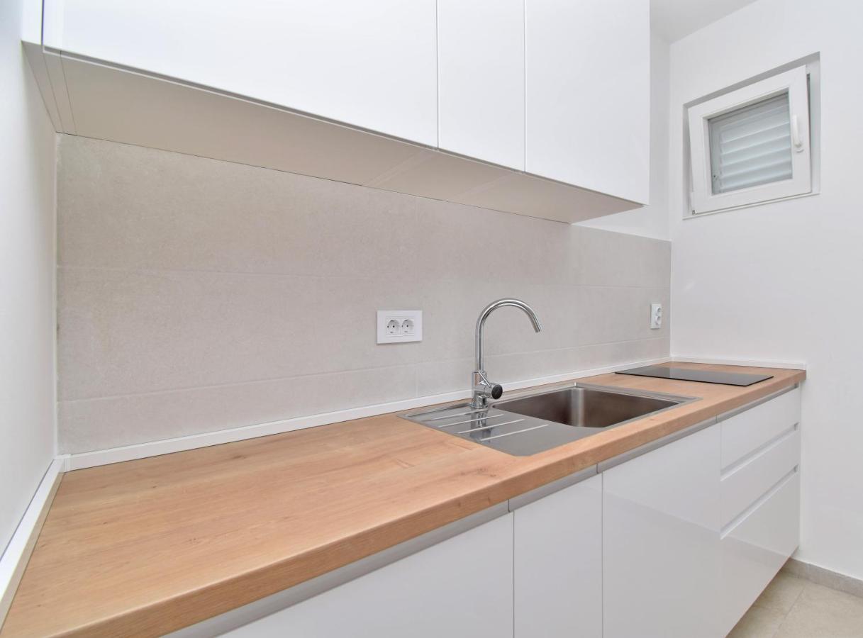 Apartments Despot Tucepi Luaran gambar